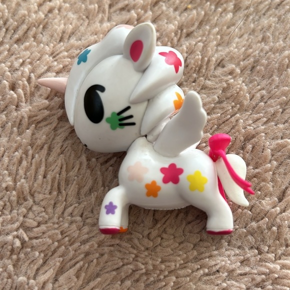 Tokidoki Unicorno rainbow flower and bow pony - Picture 2 of 3
